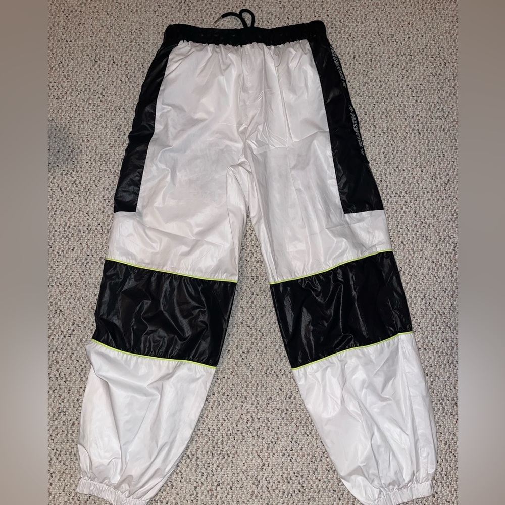 Fashion Nova black and white Windbreaker Jogger Sz L